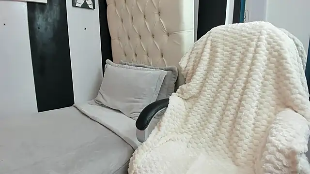 Melisa ss online show from October 2025 09:57:01 PM