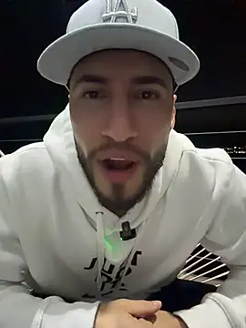 Thiago Hill online show from January 2026 05:01:02 AM