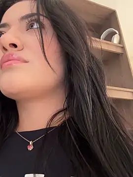 Snapshot of Lu090_ chatting on September 2025 04:10:02 PM Lu090 online show from September 2025 04:10:02 PM