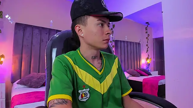 Nascary Fox online show from December 2025 02:00:02 PM