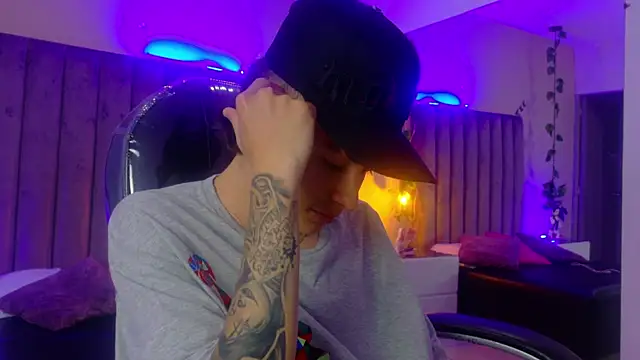 Nascary Fox online show from January 2026 08:01:02 PM