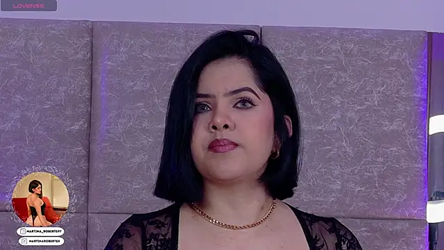 Martina-Roberts- online show from October 2025 04:01:02 AM