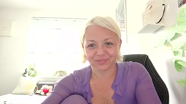 Snapshot of Linsy_Kim chatting on September 2025 05:42:02 AM Linsy Kim online show from September 2025 05:42:02 AM