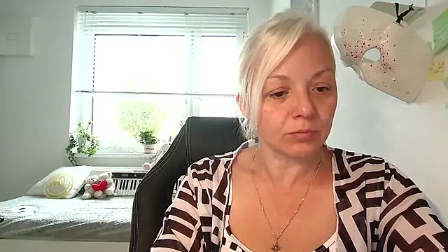 Snapshot of Linsy_Kim chatting on September 2025 07:55:02 AM Linsy Kim online show from September 2025 07:55:02 AM