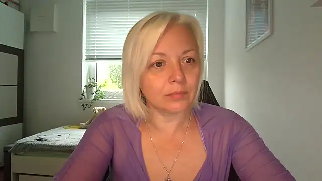 Snapshot of Linsy_Kim chatting on October 2025 05:47:02 AM Linsy Kim online show from October 2025 05:47:02 AM