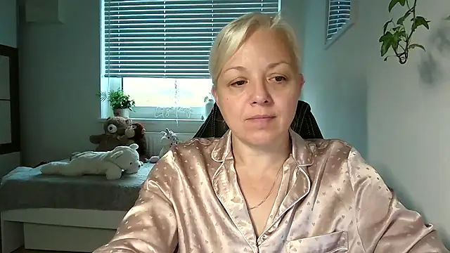 Snapshot of Linsy_Kim chatting on November 2025 06:55:01 AM Linsy Kim online show from November 2025 06:55:01 AM