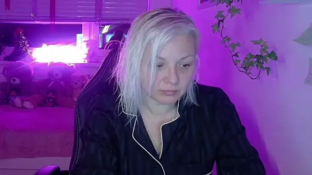 Snapshot of Linsy_Kim chatting on January 2026 06:42:02 PM Linsy Kim online show from January 2026 06:42:02 PM