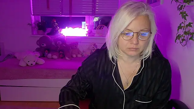 Snapshot of Linsy_Kim chatting on January 2026 06:18:02 AM Linsy Kim online show from January 2026 06:18:02 AM