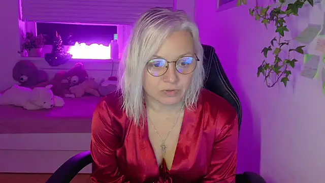 Snapshot of Linsy_Kim chatting on February 2026 07:06:02 PM Linsy Kim online show from February 2026 07:06:02 PM