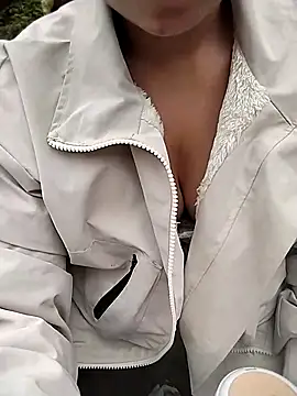 venu00 online show from December 2025 06:33:02 AM