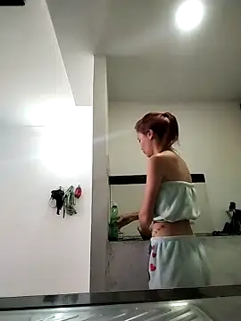 Snapshot of dulcelatin21 chatting on October 2025 03:21:02 PM dulcelatin21 online show from October 2025 03:21:02 PM