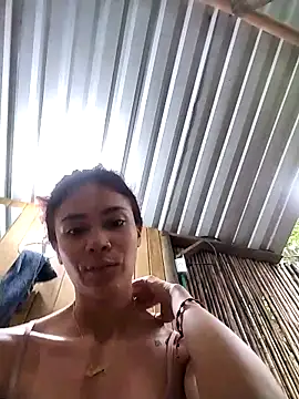 Snapshot of dulcelatin21 chatting on November 2025 03:45:01 PM dulcelatin21 online show from November 2025 03:45:01 PM