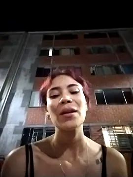 Snapshot of dulcelatin21 chatting on November 2025 03:42:02 AM dulcelatin21 online show from November 2025 03:42:02 AM