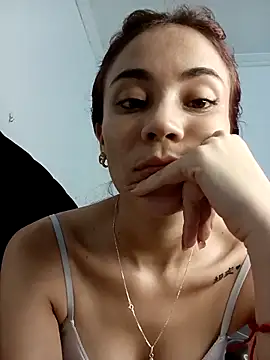 Snapshot of dulcelatin21 chatting on December 2025 05:13:01 AM dulcelatin21 online show from December 2025 05:13:01 AM