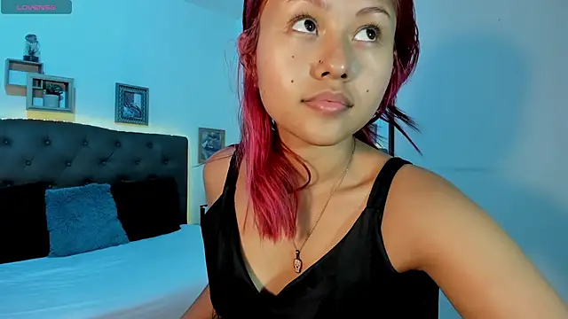 Snapshot of MAYASMITH__ chatting on June 2026 06:11:01 AM MAYASMITH online show from June 2026 06:11:01 AM