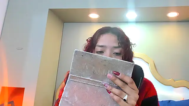 AteneaGreyy online show from February 2026 12:00:01 PM