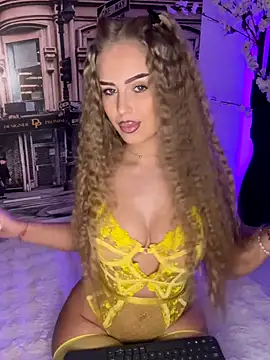 Snapshot of AubrieleRouj1 chatting on January 2026 05:37:01 PM AubrieleRouj1 online show from January 2026 05:37:01 PM