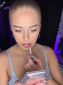 AubrieleRouj1 online show from March 2026 05:19:02 PM