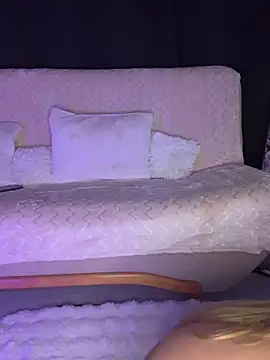 AubrieleRouj1 online show from April 2026 04:59:02 PM