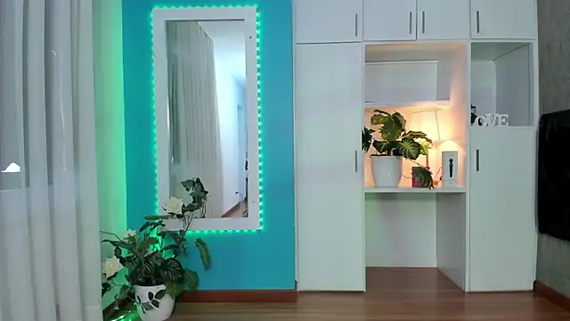 Snapshot of MilenaCrown chatting on February 2026 08:56:02 PM MilenaCrown online show from February 2026 08:56:02 PM