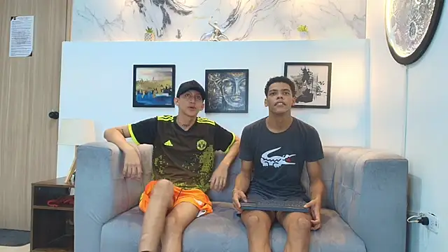 Snapshot of PRETTY_FEM chatting on December 2025 02:18:01 AM PRETTY FEM online show from December 2025 02:18:01 AM