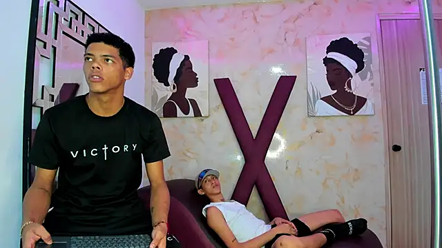 Snapshot of PRETTY_FEM chatting on February 2026 01:31:02 AM PRETTY FEM online show from February 2026 01:31:02 AM