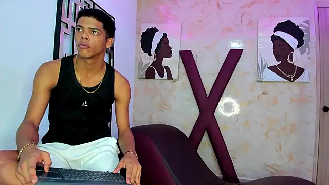 Snapshot of PRETTY_FEM chatting on February 2026 01:31:01 AM PRETTY FEM online show from February 2026 01:31:01 AM