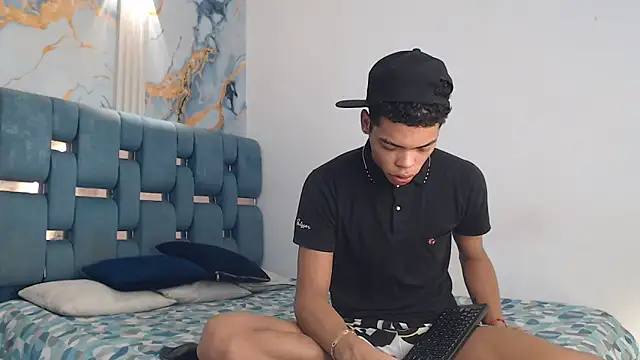 PRETTY FEM online show from March 2026 08:46:02 PM