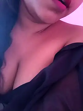 Snapshot of Aaradhya_Sharma chatting on October 2025 03:28:01 AM Aaradhya Sharma online show from October 2025 03:28:01 AM