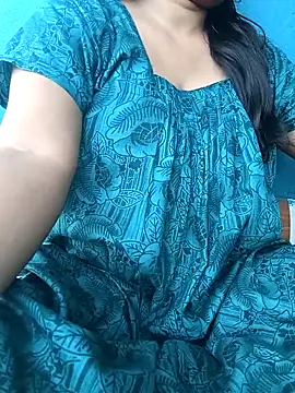 Snapshot of Aaradhya_Sharma chatting on October 2025 11:28:01 AM Aaradhya Sharma online show from October 2025 11:28:01 AM