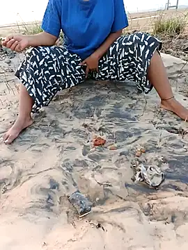 Snapshot of Aaradhya_Sharma chatting on November 2025 11:11:01 AM Aaradhya Sharma online show from November 2025 11:11:01 AM