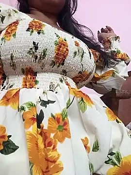 Snapshot of Aaradhya_Sharma chatting on February 2026 11:42:02 AM Aaradhya Sharma online show from February 2026 11:42:02 AM