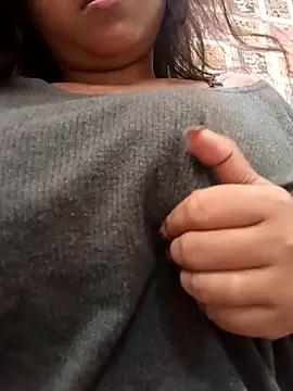 Snapshot of Aaradhya_Sharma chatting on February 2026 02:07:03 AM Aaradhya Sharma online show from February 2026 02:07:03 AM