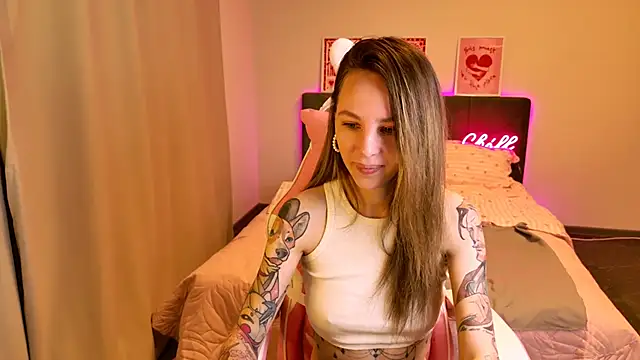 MiaGraham1 online show from April 2026 07:58:01 PM