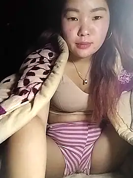 Snapshot of lylylove chatting on February 2026 01:10:02 AM lylylove online show from February 2026 01:10:02 AM