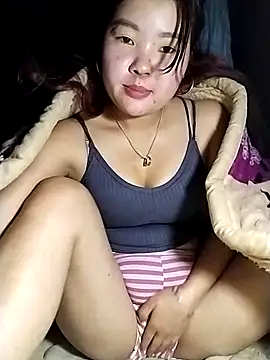 Snapshot of lylylove chatting on February 2026 12:18:02 AM lylylove online show from February 2026 12:18:02 AM