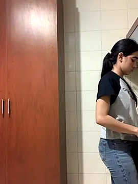 Snapshot of Kylie_Patrick chatting on October 2025 01:20:01 AM Kylie Patrick online show from October 2025 01:20:01 AM