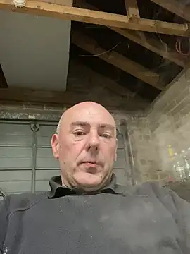 Richmcgee online show from March 2026 08:23:02 PM