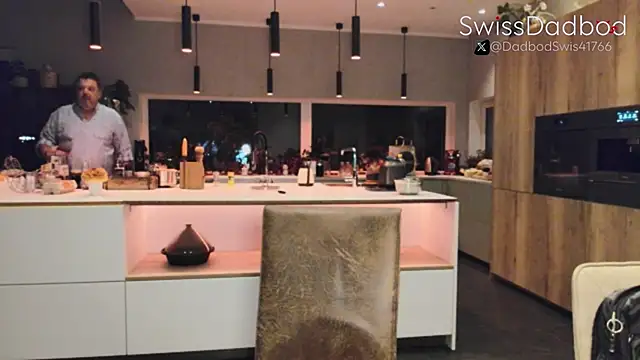 Snapshot of SwissDadbod chatting on September 2025 09:16:02 PM SwissDadbod online show from September 2025 09:16:02 PM