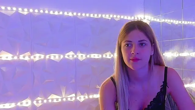 Aishha  online show from September 2025 05:11:02 AM