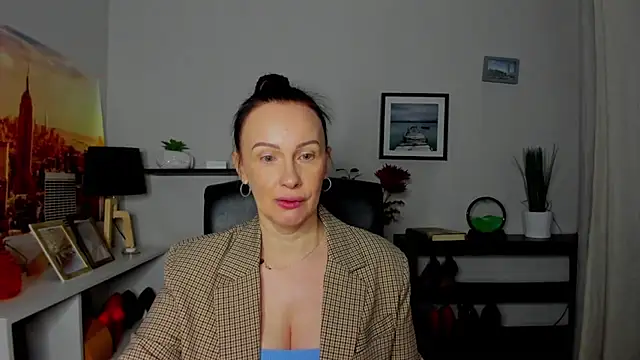 Velvet Jasmine online show from October 2025 05:29:02 AM