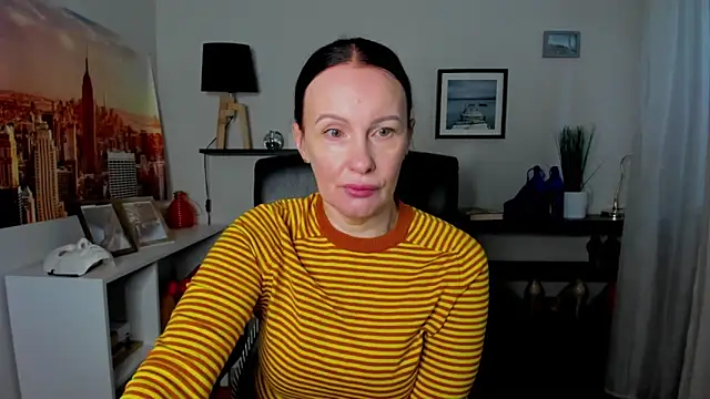 Snapshot of Velvet_Jasmine chatting on April 2026 05:18:02 AM Velvet Jasmine online show from April 2026 05:18:02 AM