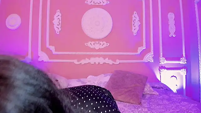 aitana johns online show from October 2025 12:16:02 PM