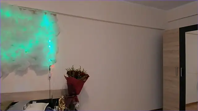 wavelover online show from May 2026 06:48:01 PM