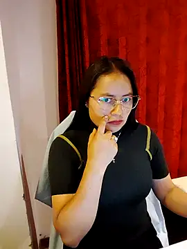 Snapshot of Daliz_Leon chatting on November 2025 11:27:02 PM Daliz Leon online show from November 2025 11:27:02 PM