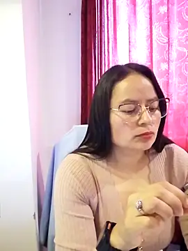 Snapshot of Daliz_Leon chatting on November 2025 08:12:01 PM Daliz Leon online show from November 2025 08:12:01 PM