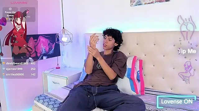 Snapshot of Thedoll_ethan7 chatting on October 2025 07:32:02 PM Thedoll ethan7 online show from October 2025 07:32:02 PM