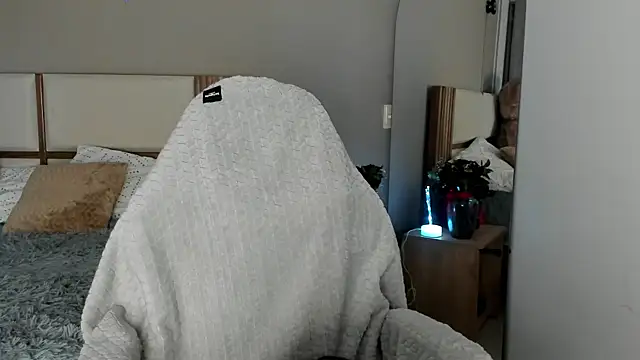 Snapshot of EmystarX chatting on February 2026 11:36:01 PM EmystarX online show from February 2026 11:36:01 PM