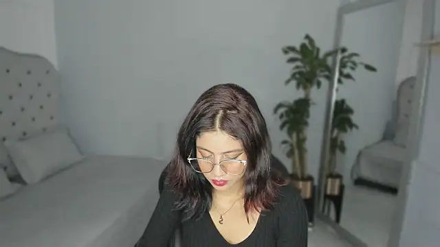 Julieth brown  online show from September 2025 03:39:02 AM