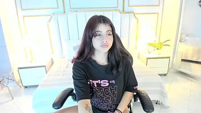 Julieth brown  online show from February 2026 01:54:02 PM